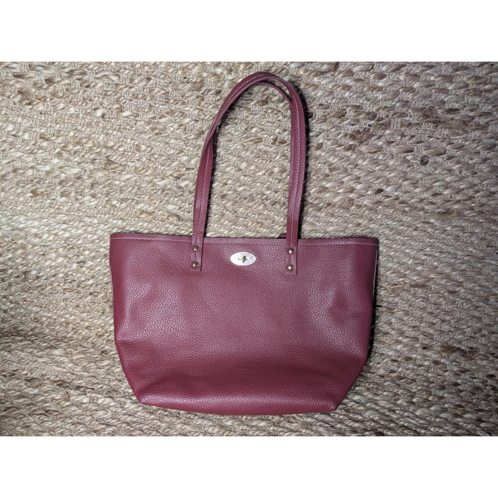 BCBG Paris Red Pebbled Faux Leather Open Shoulder Tote Bag & Crossbody Bag - Picture 4 of 16